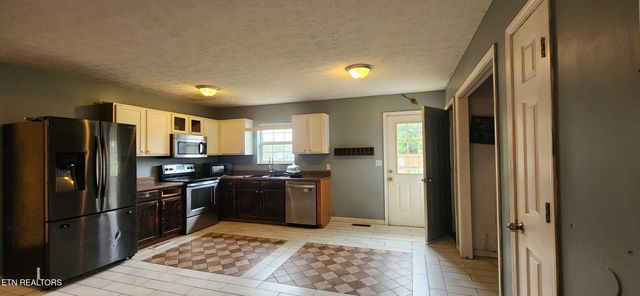 720 N Country Lane, Kodak, TN 37764