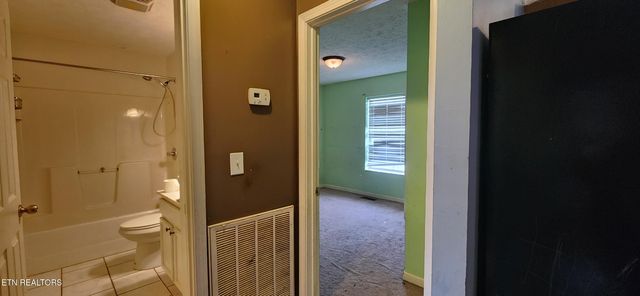720 N Country Lane, Kodak, TN 37764