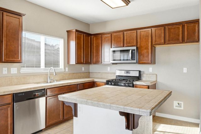 1040 Shakeley Ln, Ione, CA 95640