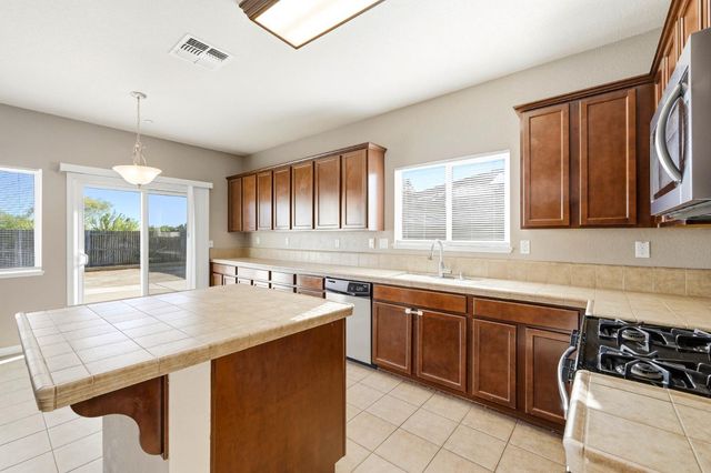 1040 Shakeley Ln, Ione, CA 95640