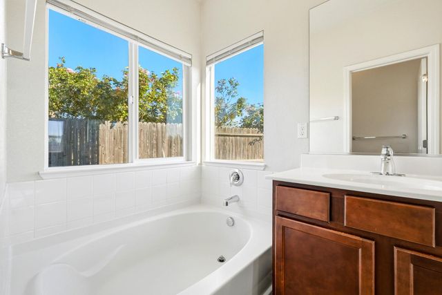 1040 Shakeley Ln, Ione, CA 95640