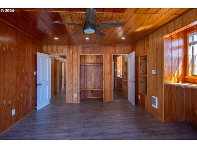 773 UPPER RIDGE Rd, Oakland, OR 97462