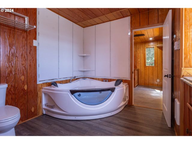 773 UPPER RIDGE Rd, Oakland, OR 97462