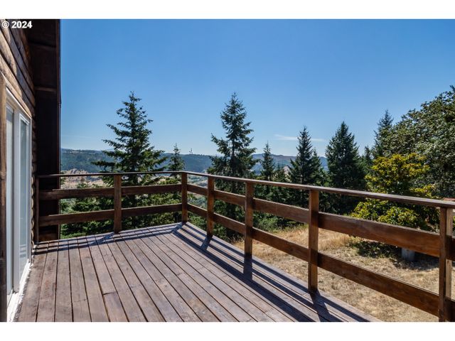 773 UPPER RIDGE Rd, Oakland, OR 97462