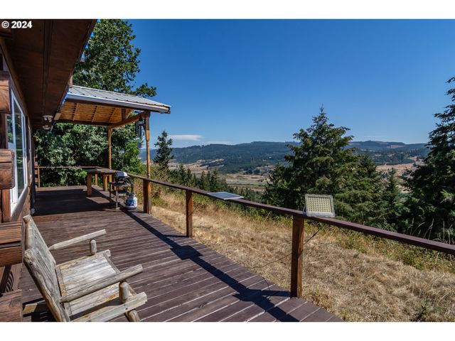 773 UPPER RIDGE Rd, Oakland, OR 97462