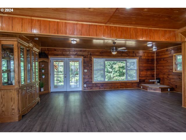 773 UPPER RIDGE Rd, Oakland, OR 97462