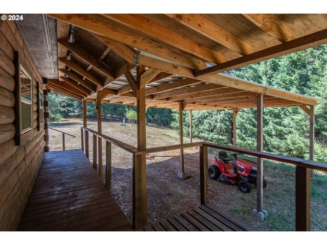 773 UPPER RIDGE Rd, Oakland, OR 97462