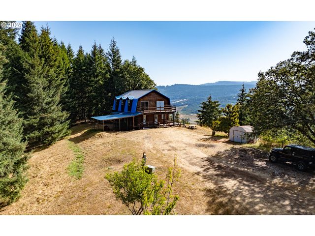 773 UPPER RIDGE Rd, Oakland, OR 97462