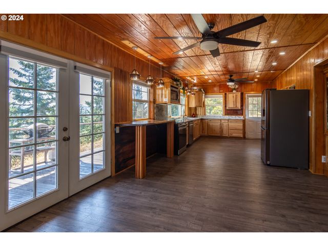 773 UPPER RIDGE Rd, Oakland, OR 97462