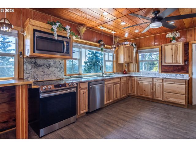773 UPPER RIDGE Rd, Oakland, OR 97462