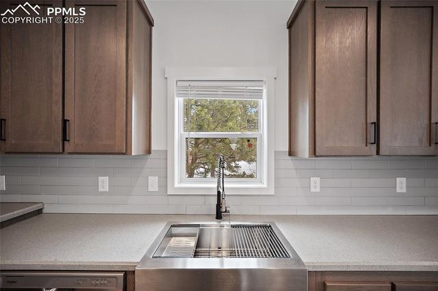 20 Apache Circle, Florissant, CO 80816