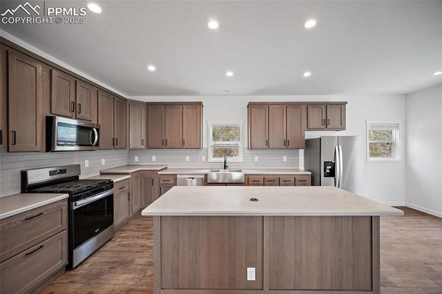 20 Apache Circle, Florissant, CO 80816