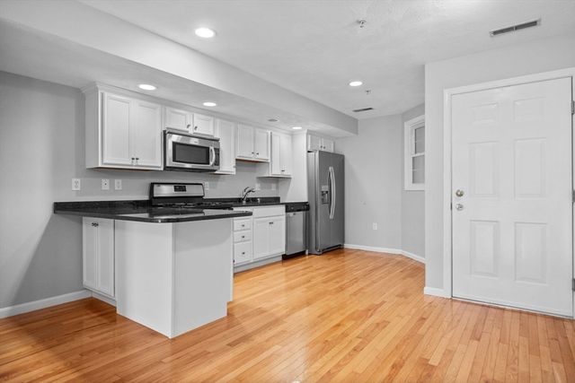 18 Dale Street 4G, Andover, MA 01810