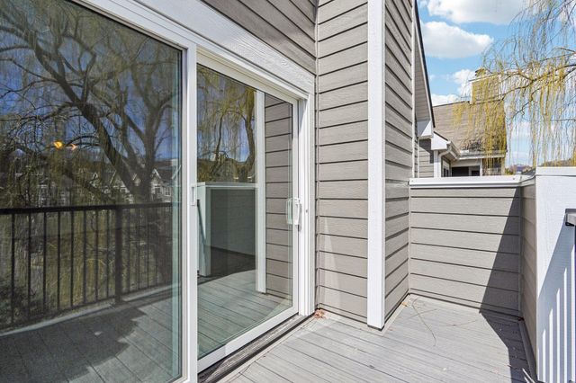 6145 Chasewood Parkway 202, Minnetonka, MN 55343