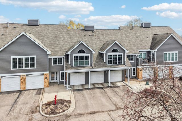 6145 Chasewood Parkway 202, Minnetonka, MN 55343