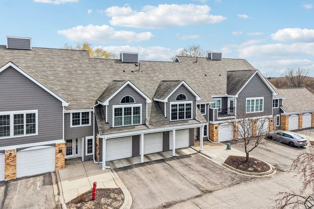 6145 Chasewood Parkway 202, Minnetonka, MN 55343