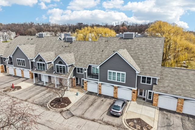 6145 Chasewood Parkway 202, Minnetonka, MN 55343