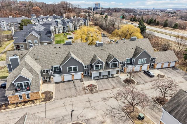 6145 Chasewood Parkway 202, Minnetonka, MN 55343