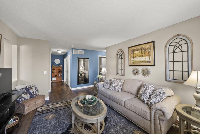 6735 John Drive, Canal Winchester, OH 43110