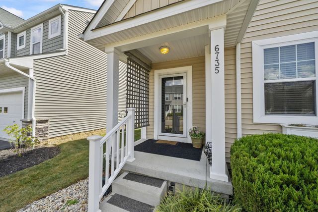 6735 John Drive, Canal Winchester, OH 43110