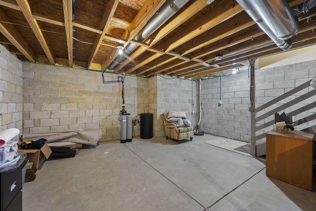 6735 John Drive, Canal Winchester, OH 43110