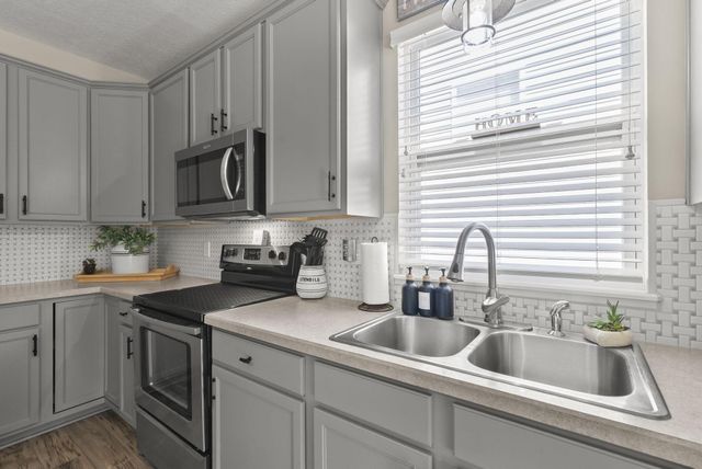 6735 John Drive, Canal Winchester, OH 43110