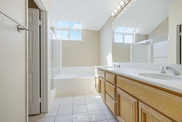 4 Estrella, Irvine, CA 92614