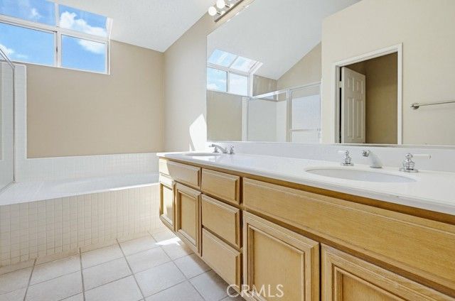 4 Estrella, Irvine, CA 92614