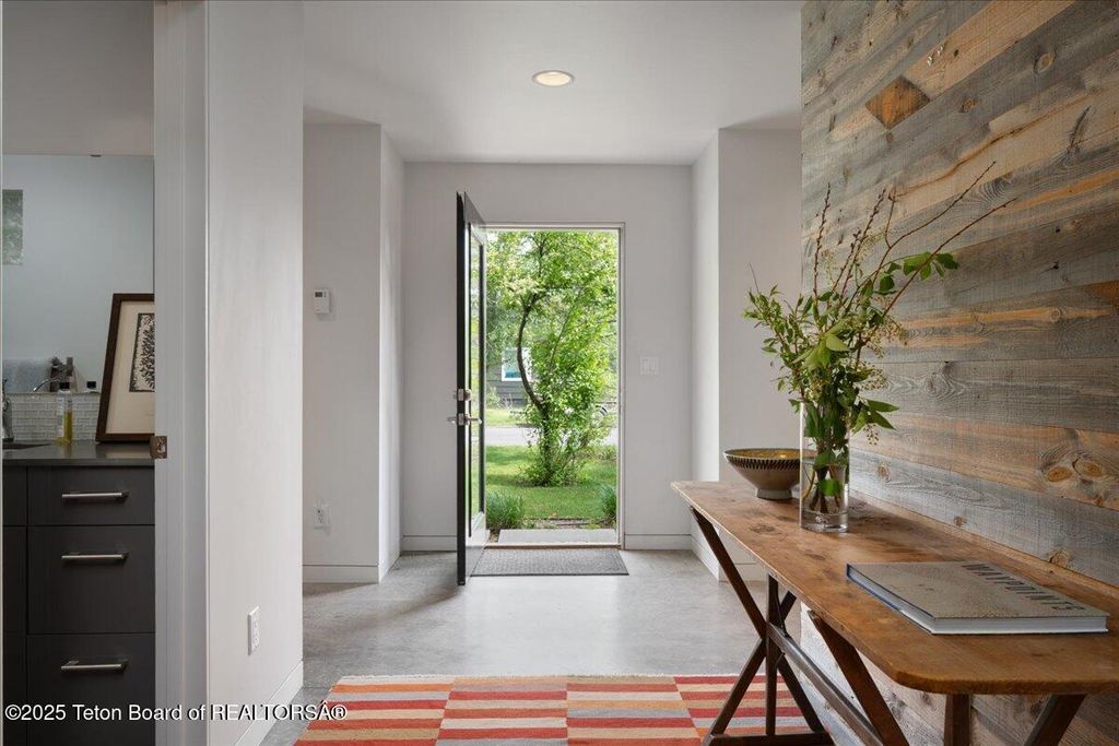 5610 W SCHWABACHER Lane, Wilson, WY 83014 photo 10