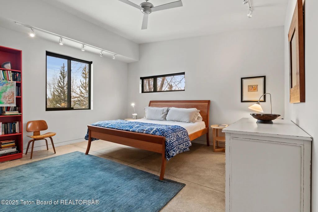 5610 W SCHWABACHER Lane, Wilson, WY 83014 photo 12