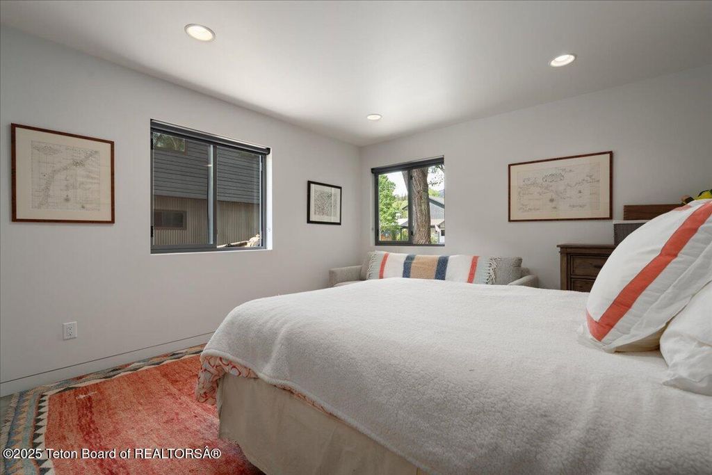 5610 W SCHWABACHER Lane, Wilson, WY 83014 photo 17