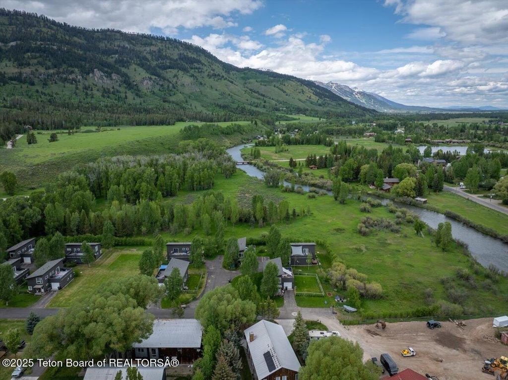 5610 W SCHWABACHER Lane, Wilson, WY 83014 photo 22