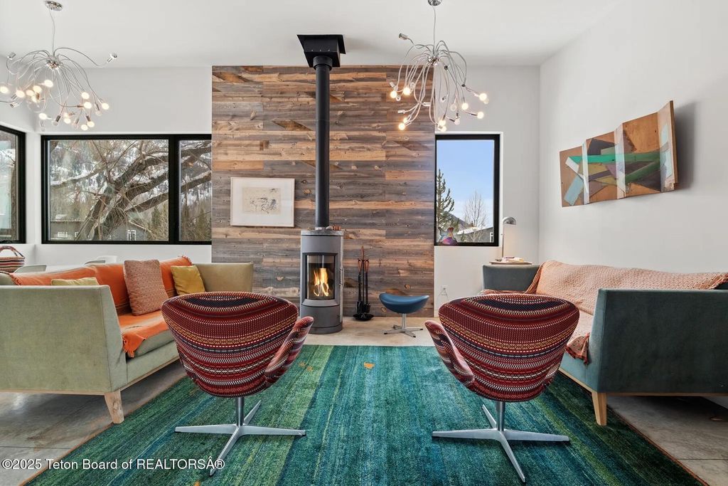 5610 W SCHWABACHER Lane, Wilson, WY 83014 photo 4