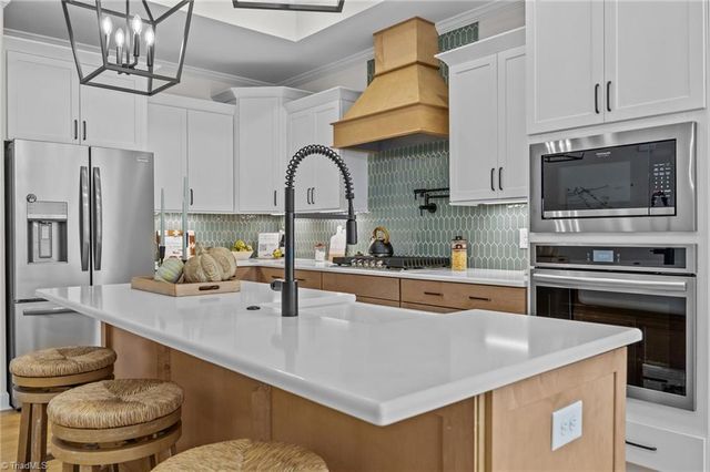 5227 Sunny Brook Court, Clemmons, NC 27012