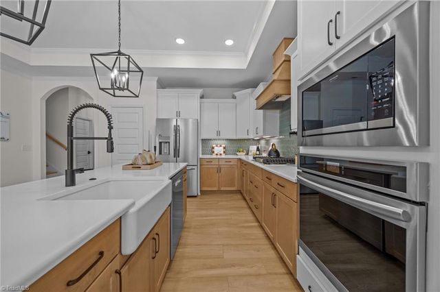 5227 Sunny Brook Court, Clemmons, NC 27012