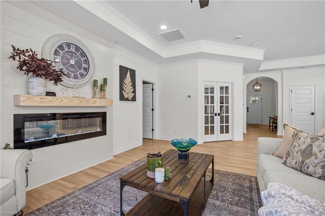 5227 Sunny Brook Court, Clemmons, NC 27012