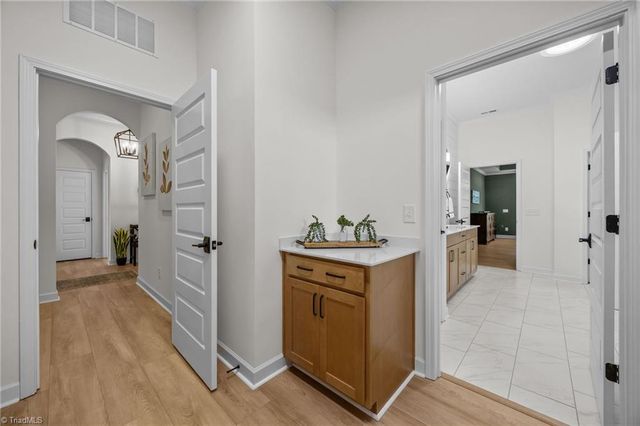 5227 Sunny Brook Court, Clemmons, NC 27012