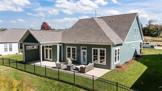 5227 Sunny Brook Court, Clemmons, NC 27012