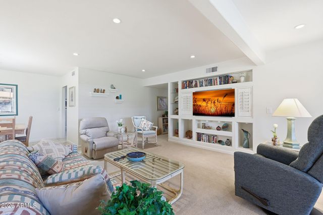 10438 W SARATOGA Circle, Sun City, AZ 85351