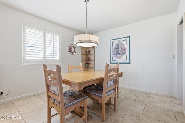 10438 W SARATOGA Circle, Sun City, AZ 85351