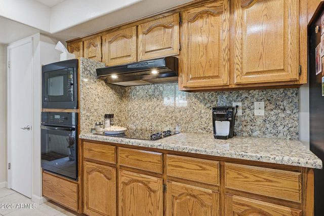 10438 W SARATOGA Circle, Sun City, AZ 85351