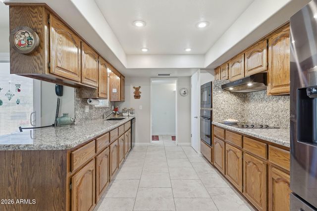 10438 W SARATOGA Circle, Sun City, AZ 85351