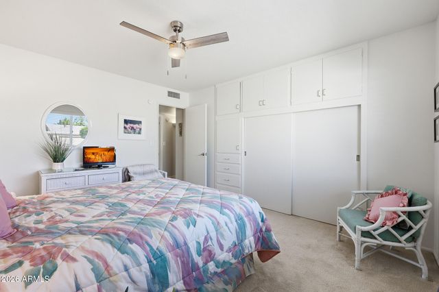 10438 W SARATOGA Circle, Sun City, AZ 85351