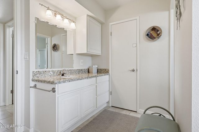 10438 W SARATOGA Circle, Sun City, AZ 85351