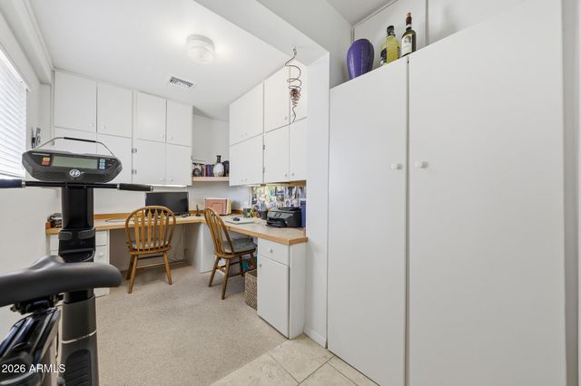 10438 W SARATOGA Circle, Sun City, AZ 85351