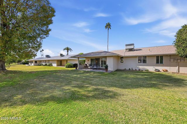 10438 W SARATOGA Circle, Sun City, AZ 85351