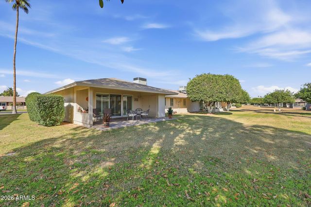 10438 W SARATOGA Circle, Sun City, AZ 85351