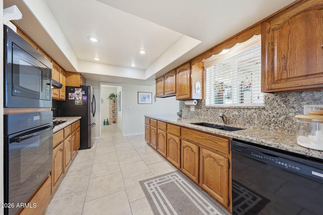 10438 W SARATOGA Circle, Sun City, AZ 85351