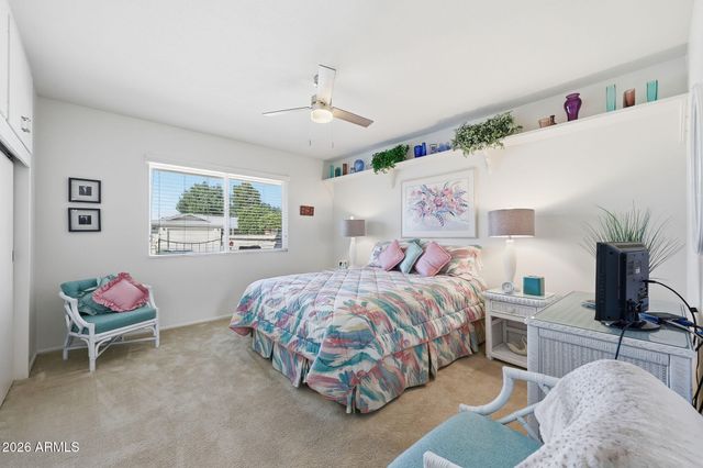 10438 W SARATOGA Circle, Sun City, AZ 85351