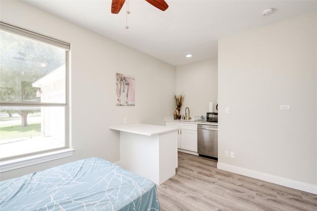 1005 Cedar Park DR, Cedar Park, TX 78613